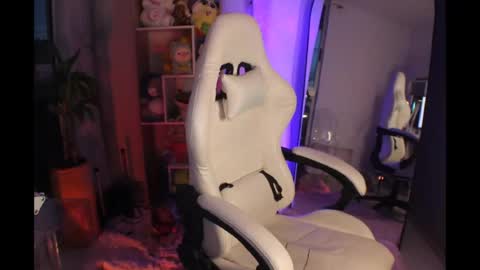 JEANNE no olvides seguirme dont forget follow me  uu online show from June 23, 11:22 pm