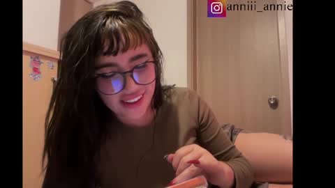 JEANNE no olvides seguirme dont forget follow me  uu online show from July 26, 5:16 am