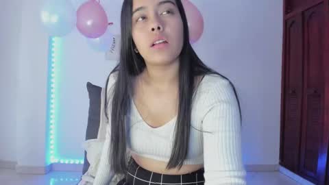 Snapshot of annie_sweet6 chatting on February 20, 8:47 pm Annie online show from February 20, 8:47 pm