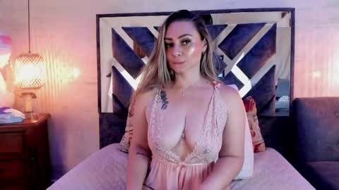 annie_vega17 online show from April 25, 1:41 pm