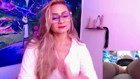 annie_vega17 online show from February 11, 9:18 pm
