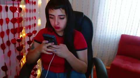 Snapshot of anniehh_ chatting on March 12, 7:04 pm   Annie  Independent model Hello all offline tokens are appreciated  thank you for your support.33 online show from March 12, 7:04 pm