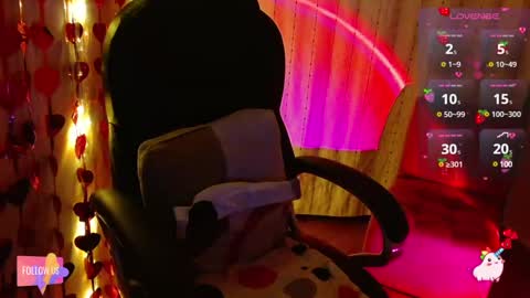 Snapshot of anniehh_ chatting on March 6, 10:09 am   Annie  Independent model Hello all offline tokens are appreciated  thank you for your support.33 online show from March 6, 10:09 am