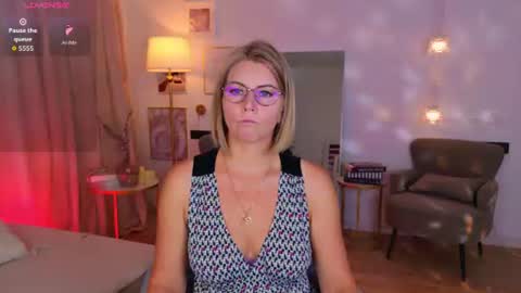 Annie online show from July 27, 6:33 am