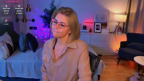Annie online show from June 24, 6:53 am