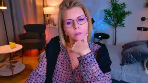 Annie online show from April 25, 1:41 pm