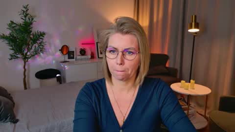 Annie online show from April 27, 7:17 am