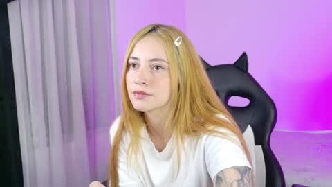 Annie online show from May 6, 1:33 am