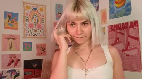 annietinky online show from May 6, 1:22 am