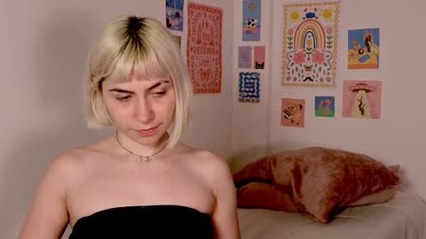 annietinky online show from November 25, 2:43 am