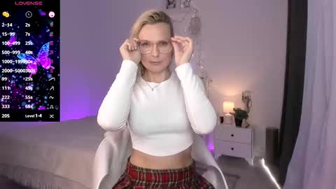 Anny online show from September 15, 3:35 pm