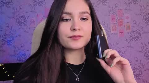 Annie online show from November 3, 12:00 am