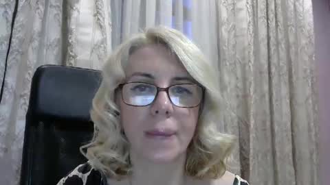 anny_wild1 online show from April 21, 6:04 pm