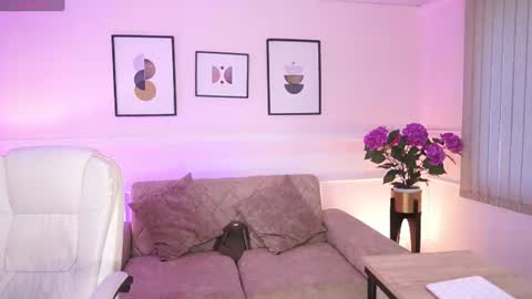 Ana online show from July 27, 11:40 am