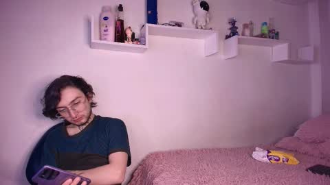 anny harris online show from December 4, 8:30 pm