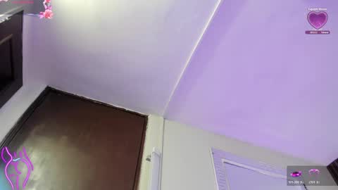 Anny online show from April 18, 7:58 pm