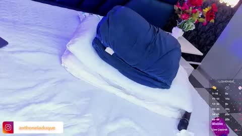 anthonelaDuque online show from March 15, 6:07 am