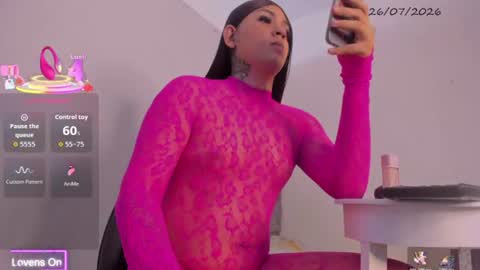 anthonellabrowm_ online show from July 26, 5:10 pm