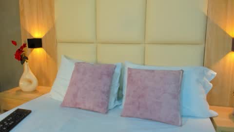 A N T O N E L L A  online show from February 23, 12:29 pm