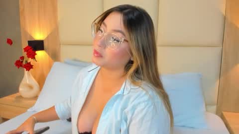 A N T O N E L L A  online show from January 13, 12:24 pm