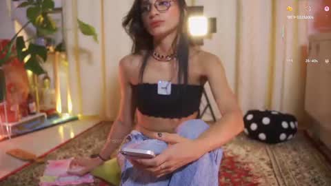 Nell. online show from June 26, 12:27 am