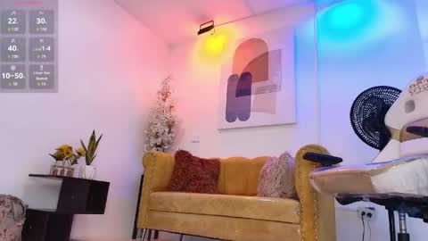 Antonella.  online show from June 5, 12:32 pm