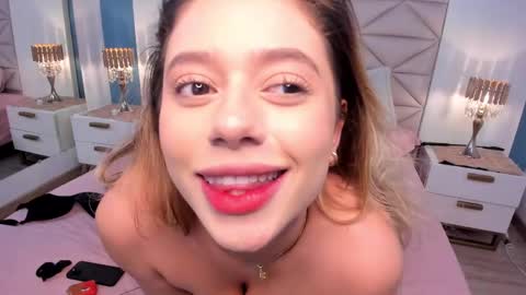 Snapshot of antonellamellons chatting on March 12, 6:22 pm Antonella online show from March 12, 6:22 pm