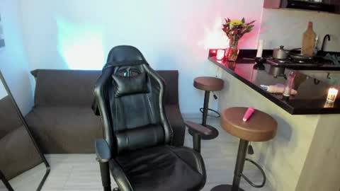 help me reach 100 likes babe online show from July 24, 2:09 am