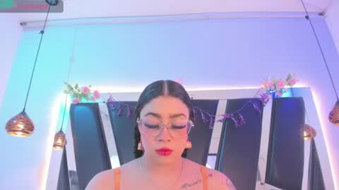 A N T O N E L L E  online show from June 28, 12:23 pm