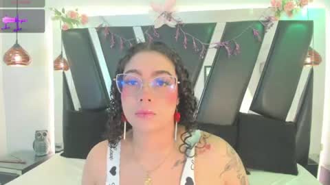 A N T O N E L L E  online show from July 15, 11:37 am