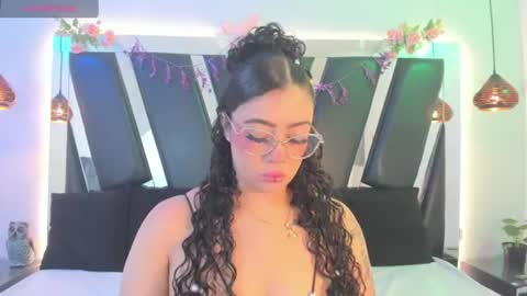 A N T O N E L L E  online show from July 14, 11:26 am
