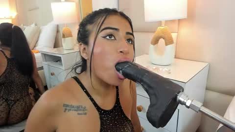 Antonia online show from April 29, 5:30 pm