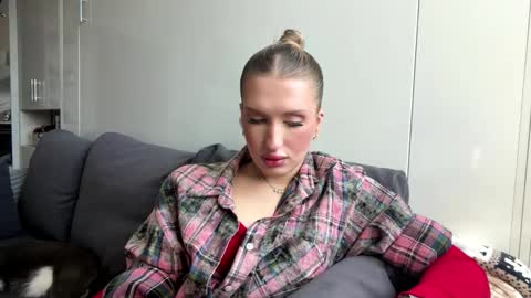 Emma Emmy online show from March 17, 8:19 am