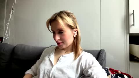 Emma Emmy online show from March 6, 8:13 am