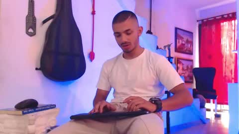 Hadez online show from March 8, 3:24 pm