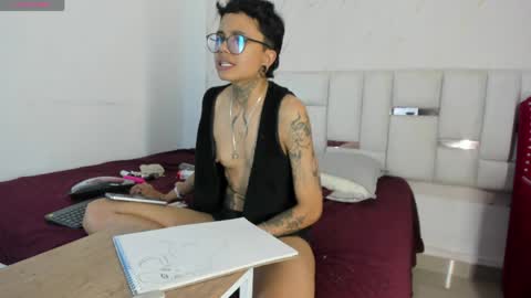 antony_d_ossa online show from May 12, 9:24 pm
