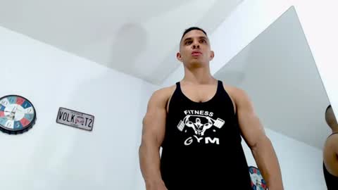 Instagram miguelangel1802  online show from July 23, 4:54 am