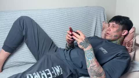 Tom online show from April 26, 1:42 pm