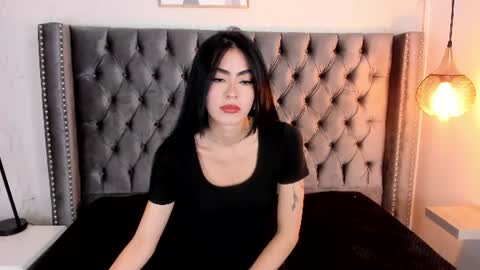 anya_belth online show from June 18, 7:19 pm