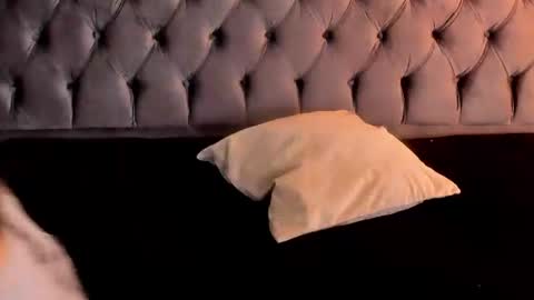 anya_belth online show from June 19, 7:42 pm