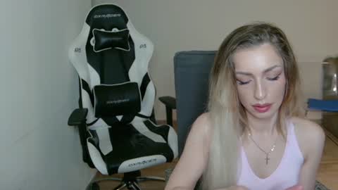 Anya online show from June 27, 5:52 pm