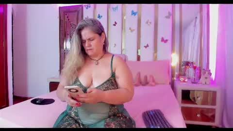 Anyela  online show from June 17, 4:06 am