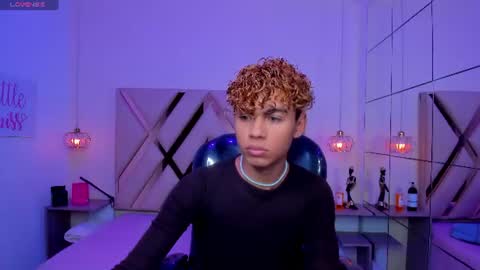 anyelotwink online show from August 3, 8:59 pm