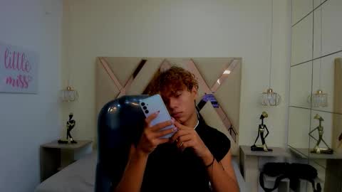 anyelotwink online show from February 14, 8:55 pm