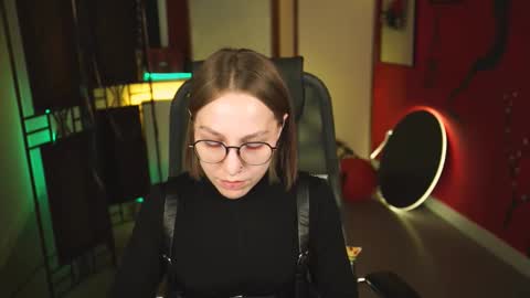 APHEX QUEEN online show from February 13, 9:20 am