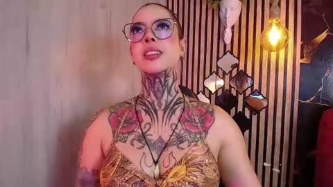 aphrodite__bloom online show from June 24, 11:45 pm