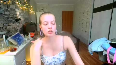 Aphrodite online show from April 29, 2:00 pm