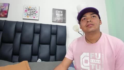 sofi y kevin online show from December 4, 1:22 pm