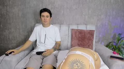 Snapshot of appocalypsee chatting on February 18, 10:36 pm ALEXANDCAM online show from February 18, 10:36 pm