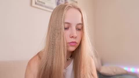 REYNA  my friend   online show from June 19, 3:07 pm